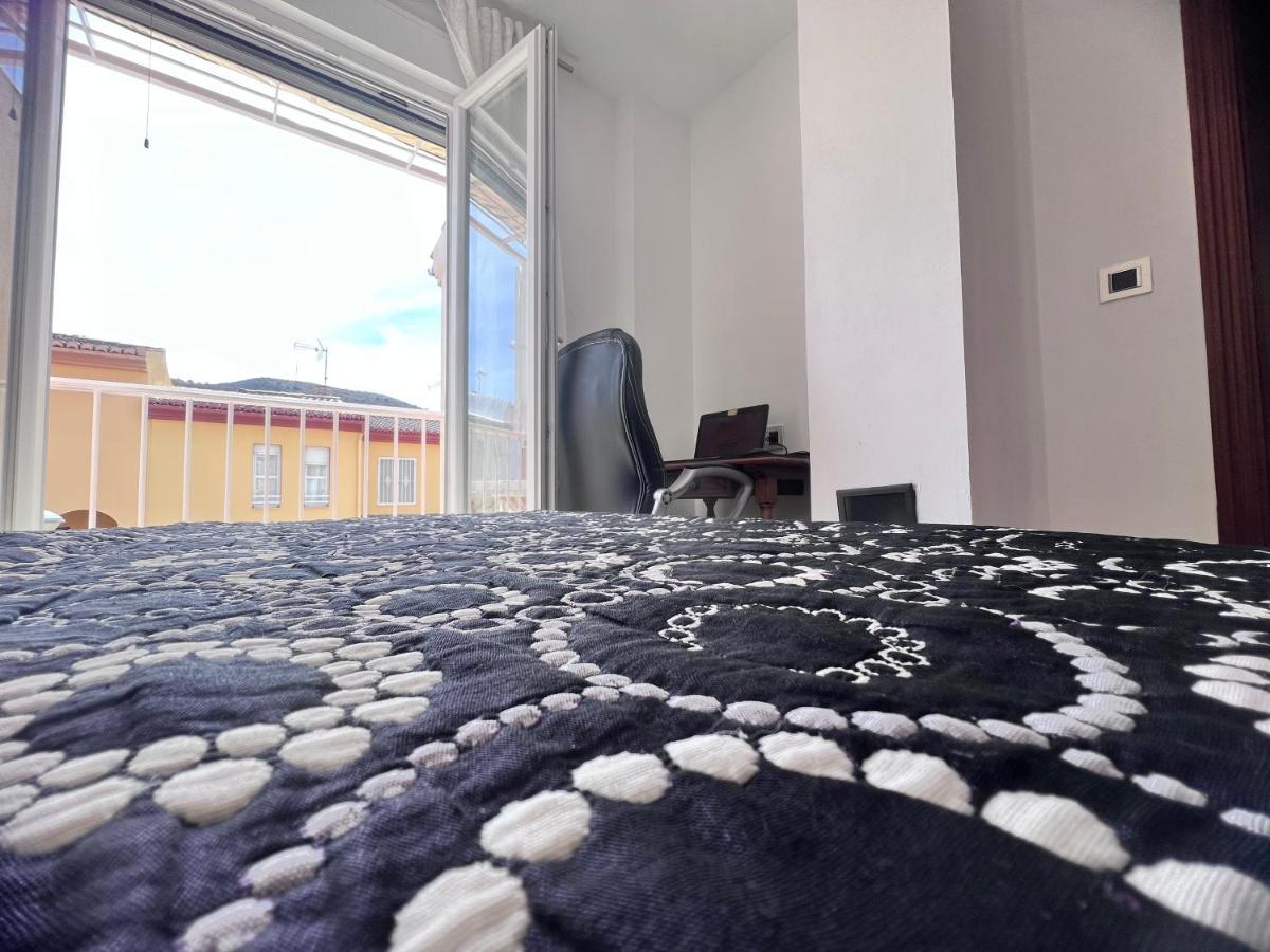 Casa Ideal Familias Y Grupos Con Balcones Exterior Soleada Patios Cerca Alhambra, Sierra Nevada, Rio Genil, Lancha Del Genil, Parque Llano Y Reloj Del Sol Con Barbacoas, Campo De Futbol, Circuito Gimnasia Apartment Гранада Екстериор снимка