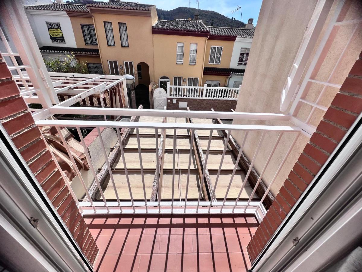 Casa Ideal Familias Y Grupos Con Balcones Exterior Soleada Patios Cerca Alhambra, Sierra Nevada, Rio Genil, Lancha Del Genil, Parque Llano Y Reloj Del Sol Con Barbacoas, Campo De Futbol, Circuito Gimnasia Apartment Гранада Екстериор снимка
