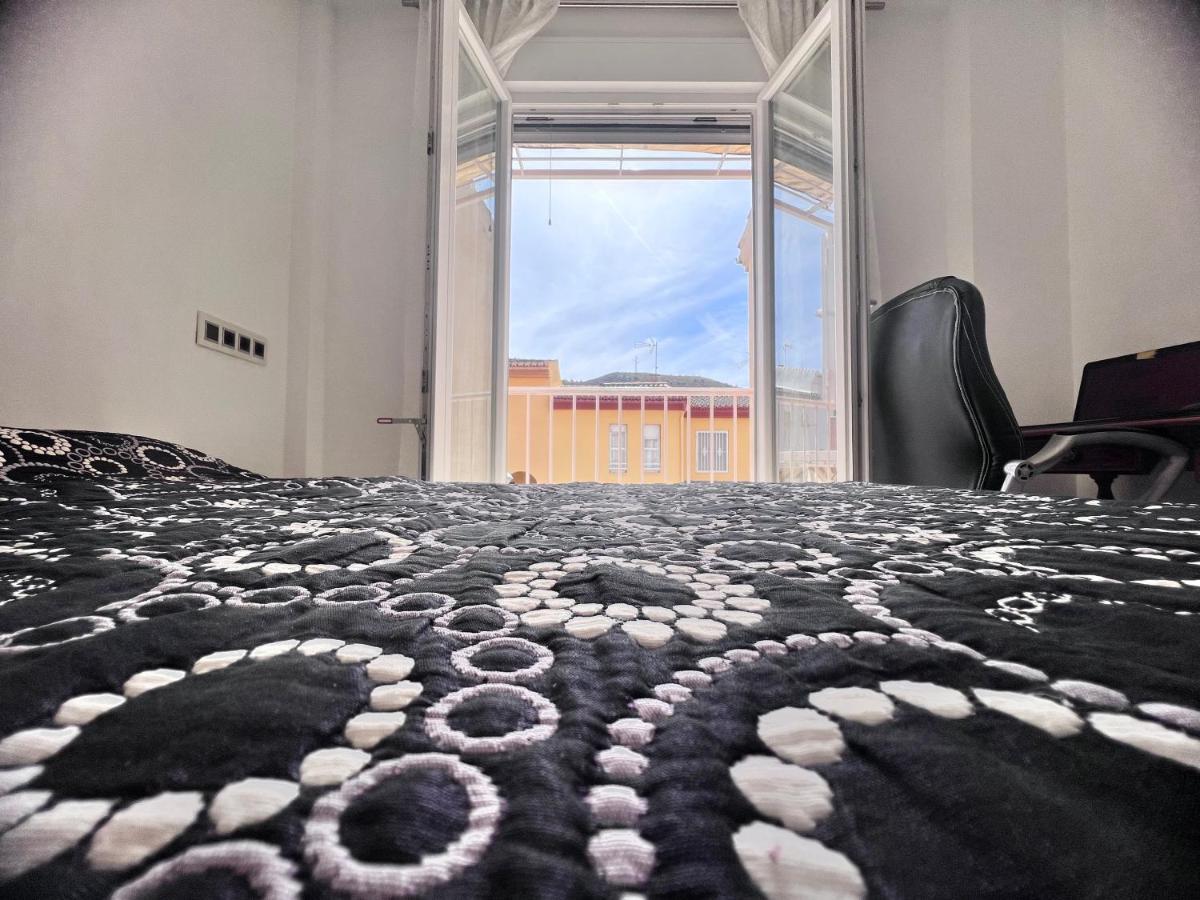Casa Ideal Familias Y Grupos Con Balcones Exterior Soleada Patios Cerca Alhambra, Sierra Nevada, Rio Genil, Lancha Del Genil, Parque Llano Y Reloj Del Sol Con Barbacoas, Campo De Futbol, Circuito Gimnasia Apartment Гранада Екстериор снимка