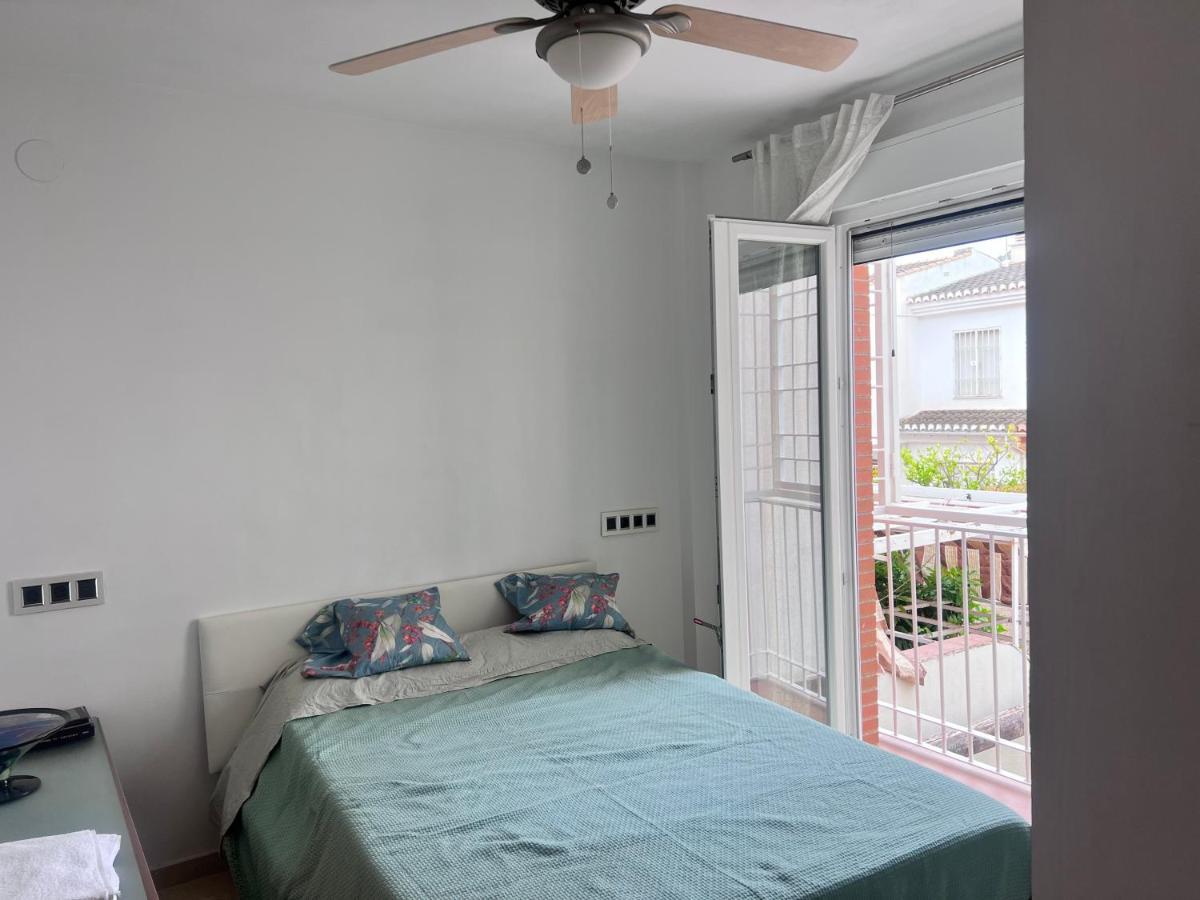 Casa Ideal Familias Y Grupos Con Balcones Exterior Soleada Patios Cerca Alhambra, Sierra Nevada, Rio Genil, Lancha Del Genil, Parque Llano Y Reloj Del Sol Con Barbacoas, Campo De Futbol, Circuito Gimnasia Apartment Гранада Екстериор снимка