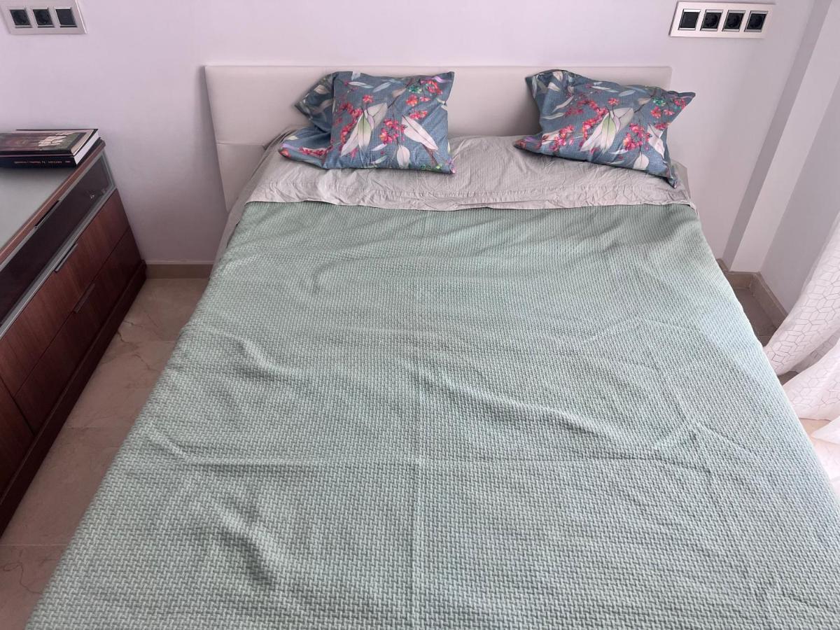 Casa Ideal Familias Y Grupos Con Balcones Exterior Soleada Patios Cerca Alhambra, Sierra Nevada, Rio Genil, Lancha Del Genil, Parque Llano Y Reloj Del Sol Con Barbacoas, Campo De Futbol, Circuito Gimnasia Apartment Гранада Екстериор снимка