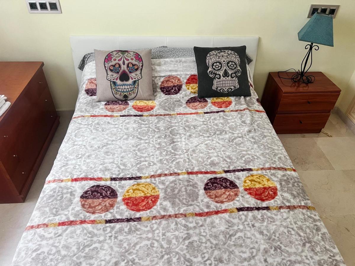 Casa Ideal Familias Y Grupos Con Balcones Exterior Soleada Patios Cerca Alhambra, Sierra Nevada, Rio Genil, Lancha Del Genil, Parque Llano Y Reloj Del Sol Con Barbacoas, Campo De Futbol, Circuito Gimnasia Apartment Гранада Екстериор снимка