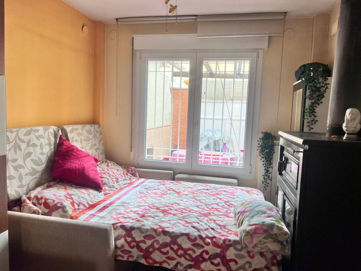 Casa Ideal Familias Y Grupos Con Balcones Exterior Soleada Patios Cerca Alhambra, Sierra Nevada, Rio Genil, Lancha Del Genil, Parque Llano Y Reloj Del Sol Con Barbacoas, Campo De Futbol, Circuito Gimnasia Apartment Гранада Екстериор снимка