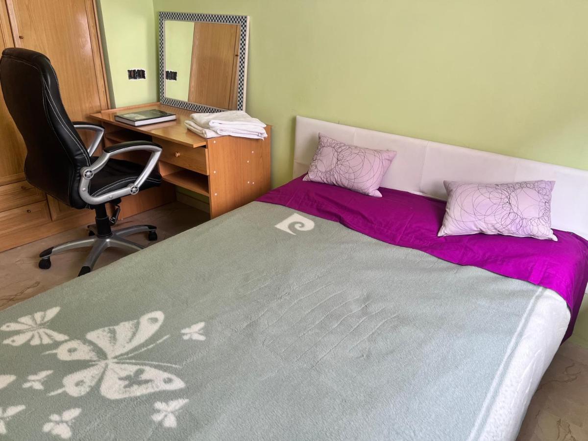 Casa Ideal Familias Y Grupos Con Balcones Exterior Soleada Patios Cerca Alhambra, Sierra Nevada, Rio Genil, Lancha Del Genil, Parque Llano Y Reloj Del Sol Con Barbacoas, Campo De Futbol, Circuito Gimnasia Apartment Гранада Екстериор снимка