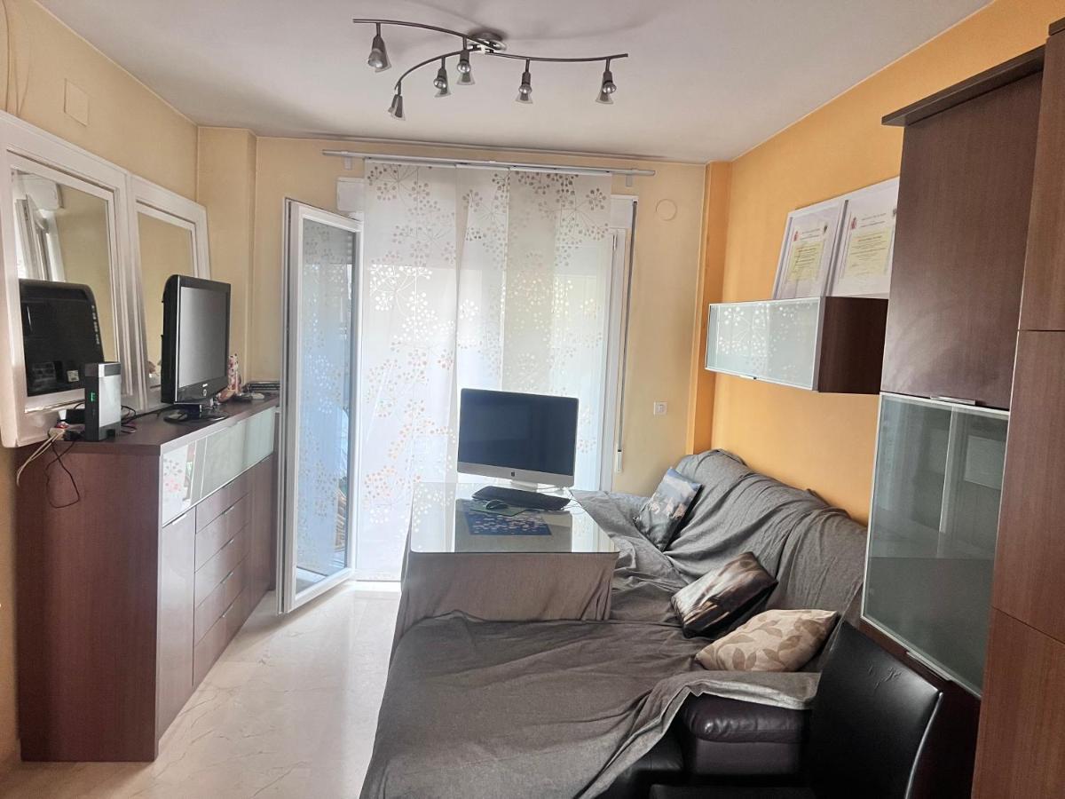 Casa Ideal Familias Y Grupos Con Balcones Exterior Soleada Patios Cerca Alhambra, Sierra Nevada, Rio Genil, Lancha Del Genil, Parque Llano Y Reloj Del Sol Con Barbacoas, Campo De Futbol, Circuito Gimnasia Apartment Гранада Екстериор снимка