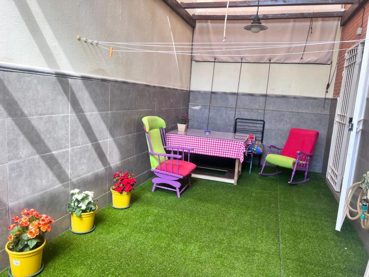 Casa Ideal Familias Y Grupos Con Balcones Exterior Soleada Patios Cerca Alhambra, Sierra Nevada, Rio Genil, Lancha Del Genil, Parque Llano Y Reloj Del Sol Con Barbacoas, Campo De Futbol, Circuito Gimnasia Apartment Гранада Екстериор снимка