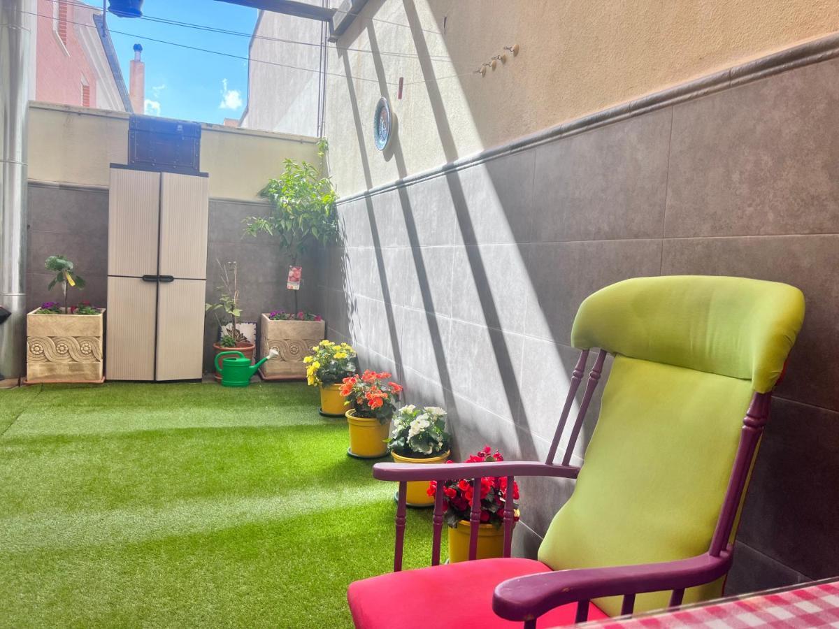 Casa Ideal Familias Y Grupos Con Balcones Exterior Soleada Patios Cerca Alhambra, Sierra Nevada, Rio Genil, Lancha Del Genil, Parque Llano Y Reloj Del Sol Con Barbacoas, Campo De Futbol, Circuito Gimnasia Apartment Гранада Екстериор снимка