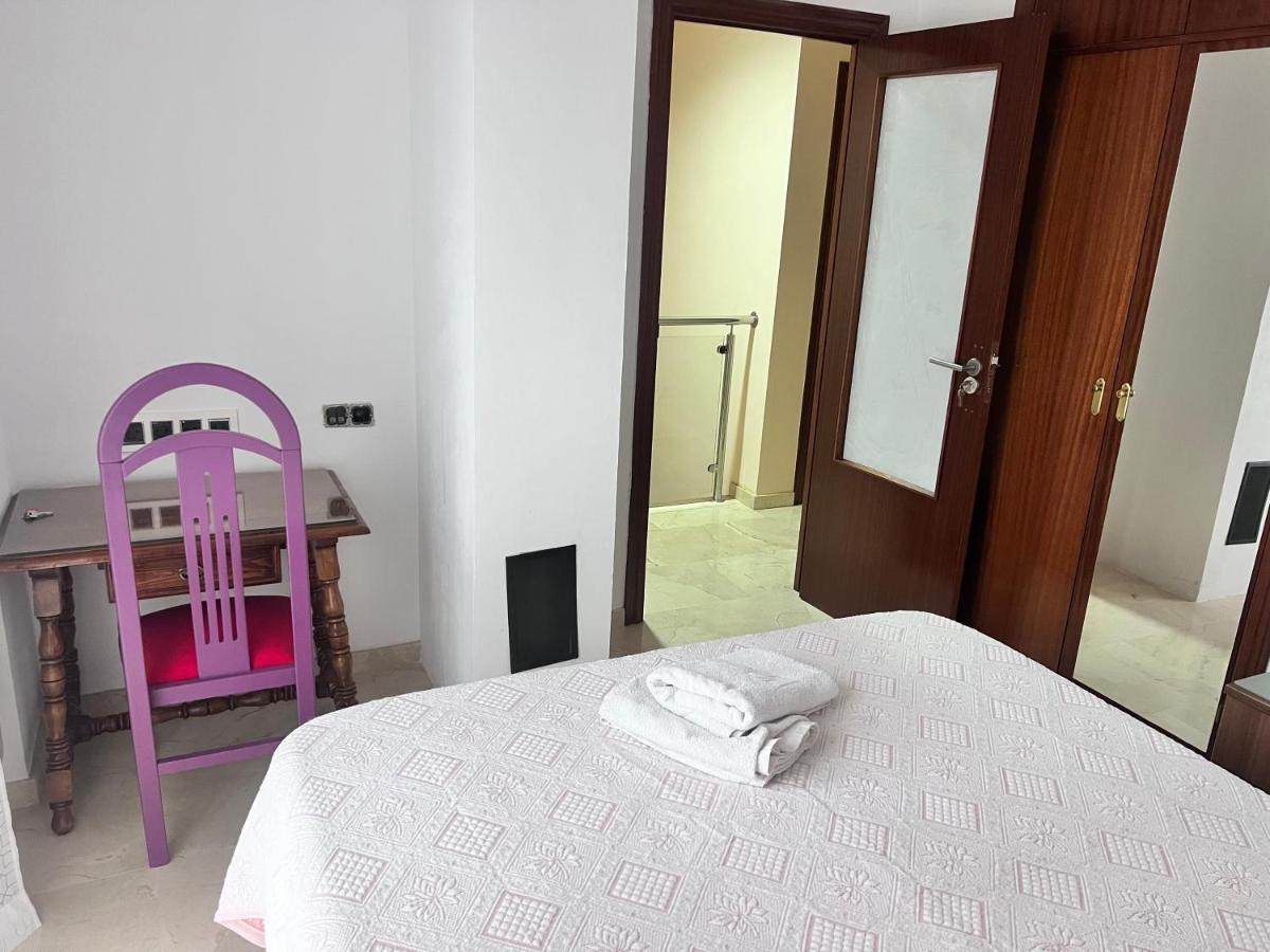 Casa Ideal Familias Y Grupos Con Balcones Exterior Soleada Patios Cerca Alhambra, Sierra Nevada, Rio Genil, Lancha Del Genil, Parque Llano Y Reloj Del Sol Con Barbacoas, Campo De Futbol, Circuito Gimnasia Apartment Гранада Екстериор снимка