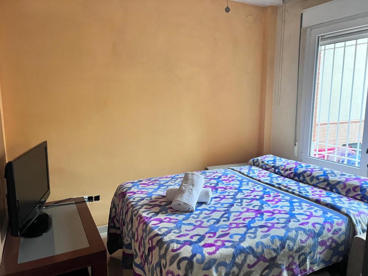 Casa Ideal Familias Y Grupos Con Balcones Exterior Soleada Patios Cerca Alhambra, Sierra Nevada, Rio Genil, Lancha Del Genil, Parque Llano Y Reloj Del Sol Con Barbacoas, Campo De Futbol, Circuito Gimnasia Apartment Гранада Екстериор снимка
